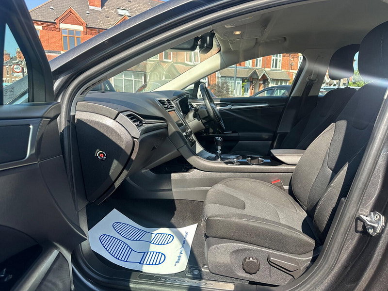Ford Mondeo 2.0 TDCi Titanium Euro 6 (s/s) 5dr 5dr Manual 2026