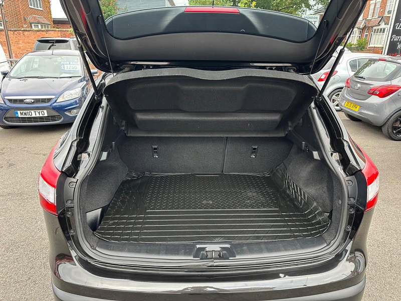 Nissan Qashqai 1.5 dCi Tekna 2WD Euro 5 (s/s) 5dr 5dr Manual 2026
