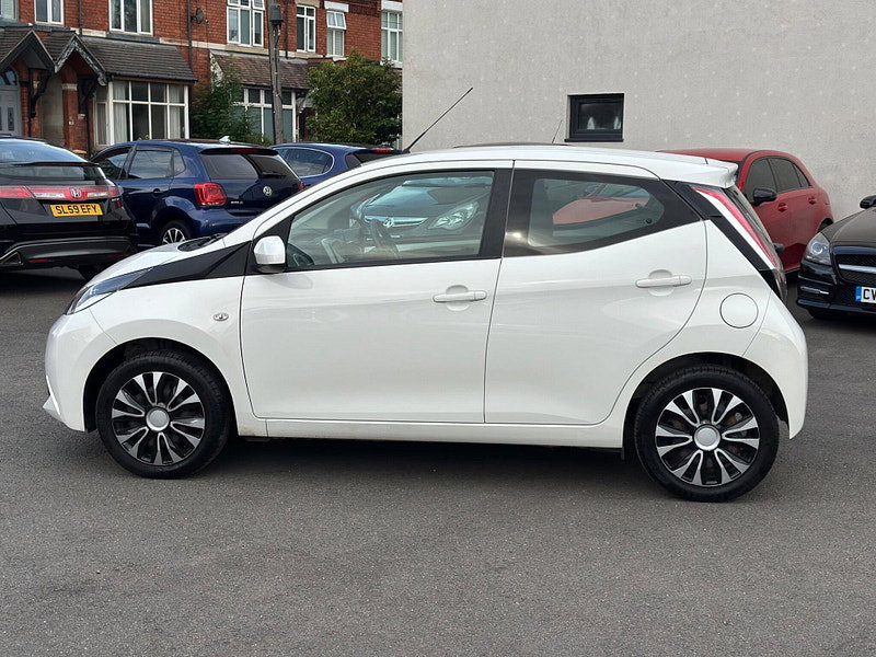 Toyota Aygo 1.0 VVT-i x-play Euro 5 5dr Euro 5 5dr Manual 2026