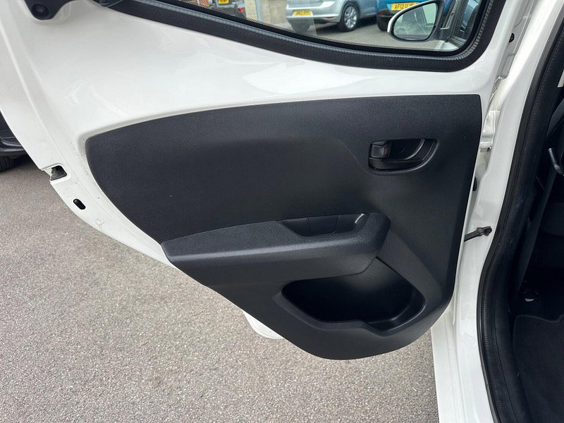 Toyota Aygo 1.0 VVT-i x-play Euro 5 5dr Euro 5 5dr Manual 2026