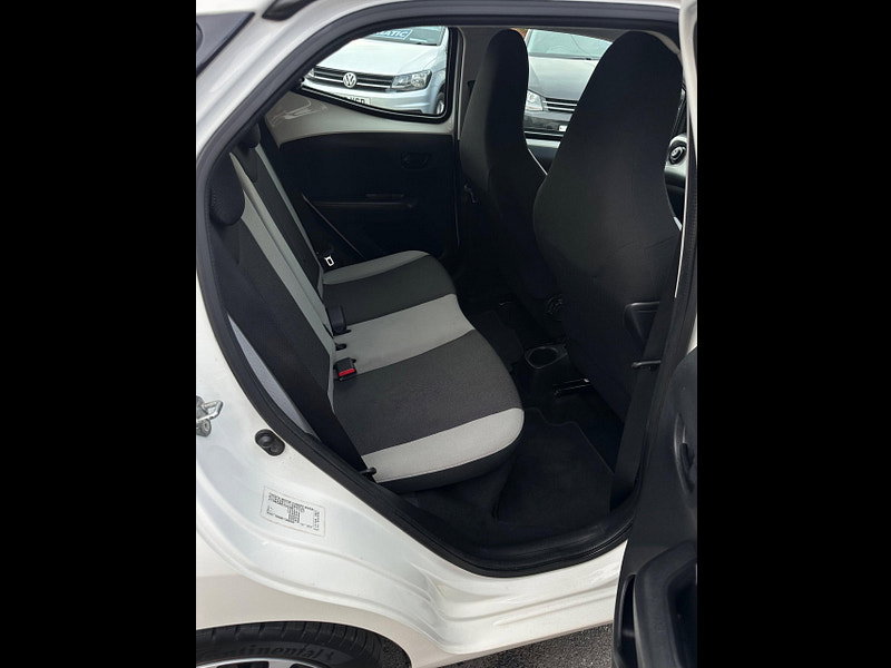 Toyota Aygo 1.0 VVT-i x-play Euro 5 5dr Euro 5 5dr Manual 2026