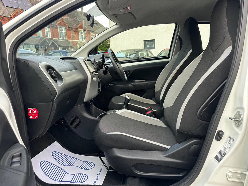 Toyota Aygo 1.0 VVT-i x-play Euro 5 5dr Euro 5 5dr Manual 2026