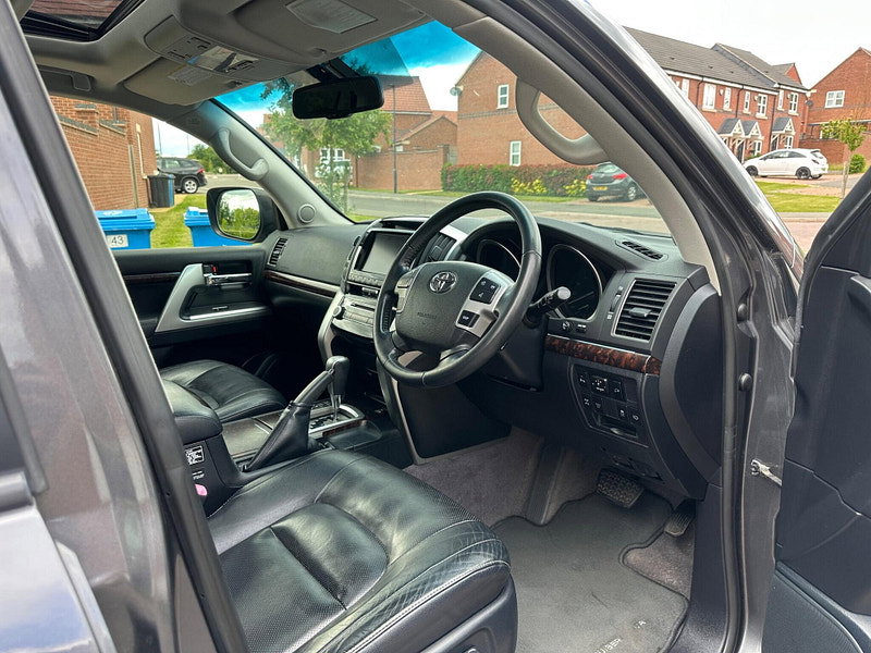 Toyota Land Cruiser 4.5 D-4D V8 Auto 4WD Euro 5 5dr 5dr Automatic 2026