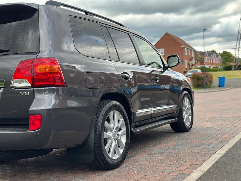 Toyota Land Cruiser 4.5 D-4D V8 Auto 4WD Euro 5 5dr 5dr Automatic 2026