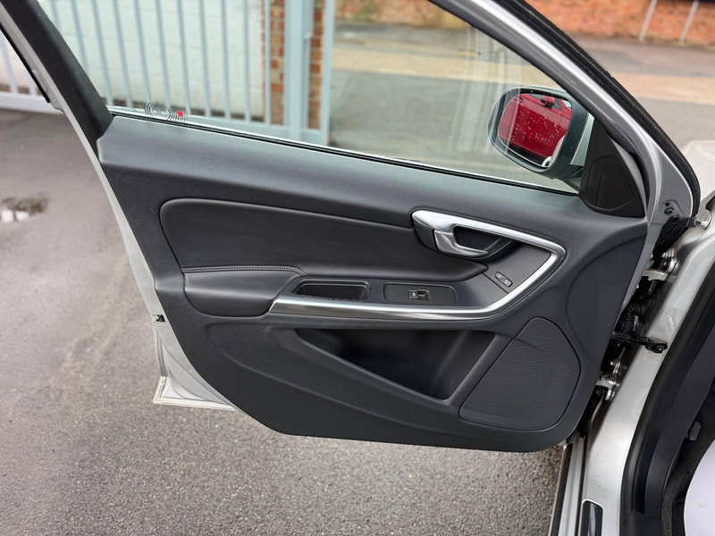 Volvo V60 1.6 D2 SE Lux Euro 5 (s/s) 5dr 5dr Manual 2026