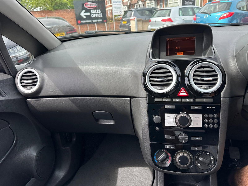 Vauxhall Corsa 1.4 16V Excite Euro 5 3dr (A/C) 3dr Manual 2026