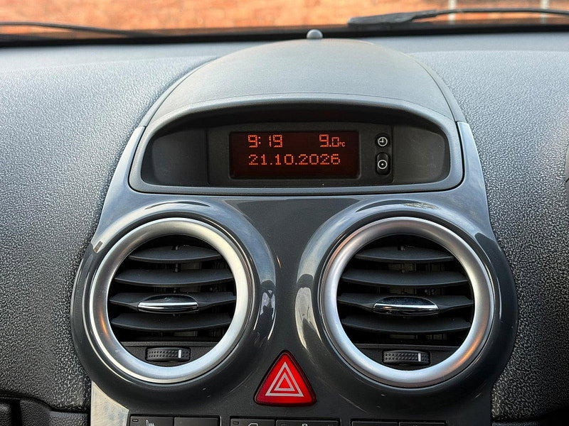 Vauxhall Corsa 1.4 16V SE Auto Euro 5 3dr 3dr Automatic 2026