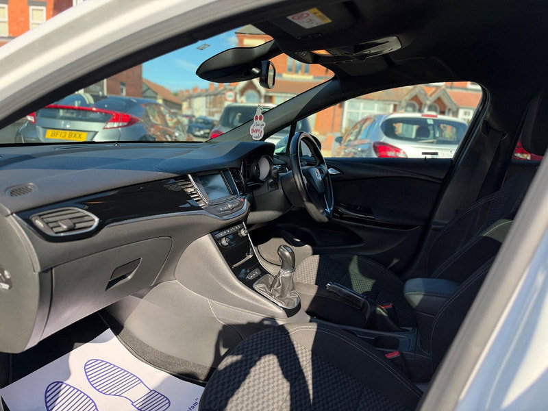 Vauxhall Astra 1.4i Turbo SRi Euro 6 5dr 5dr Manual 2026