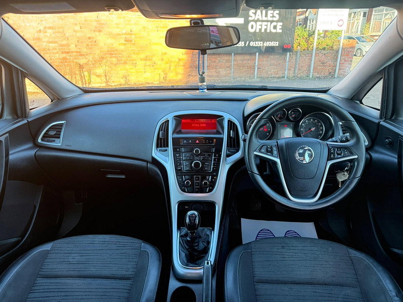 Vauxhall Astra 1.6 16v Excite Euro 5 5dr 5dr Manual 2026