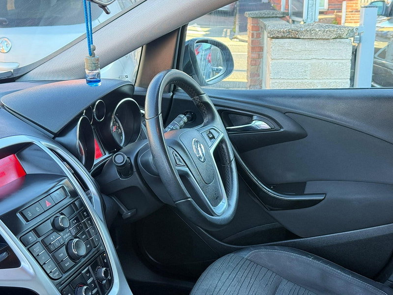 Vauxhall Astra 1.6 16v Excite Euro 5 5dr 5dr Manual 2026