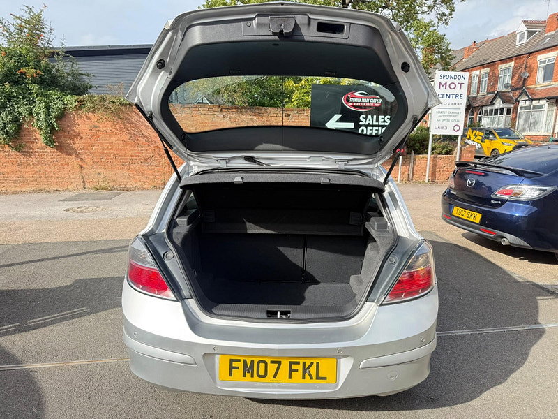 Vauxhall Astra 1.6i 16v Design Easytronic 5dr 5dr Automatic 2026