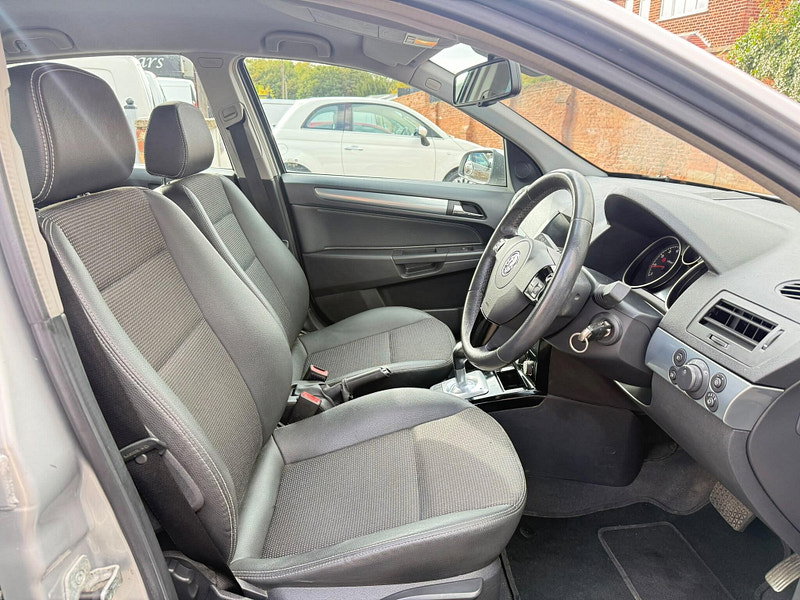 Vauxhall Astra 1.6i 16v Design Easytronic 5dr 5dr Automatic 2026