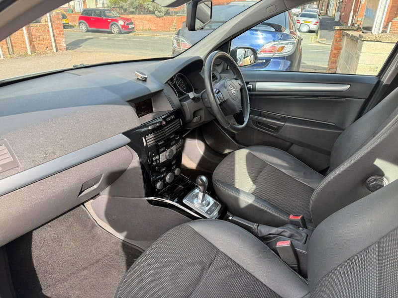 Vauxhall Astra 1.6i 16v Design Easytronic 5dr 5dr Automatic 2026