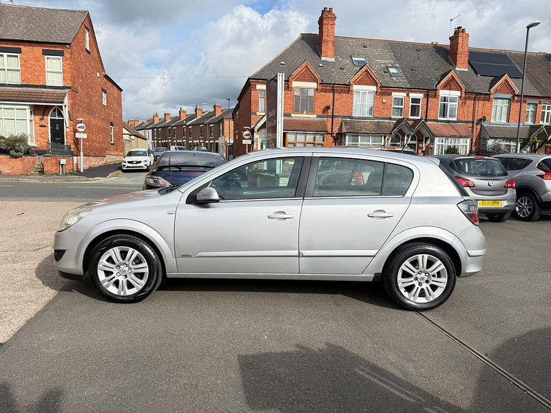 Vauxhall Astra 1.6i 16v Design Easytronic 5dr 5dr Automatic 2026