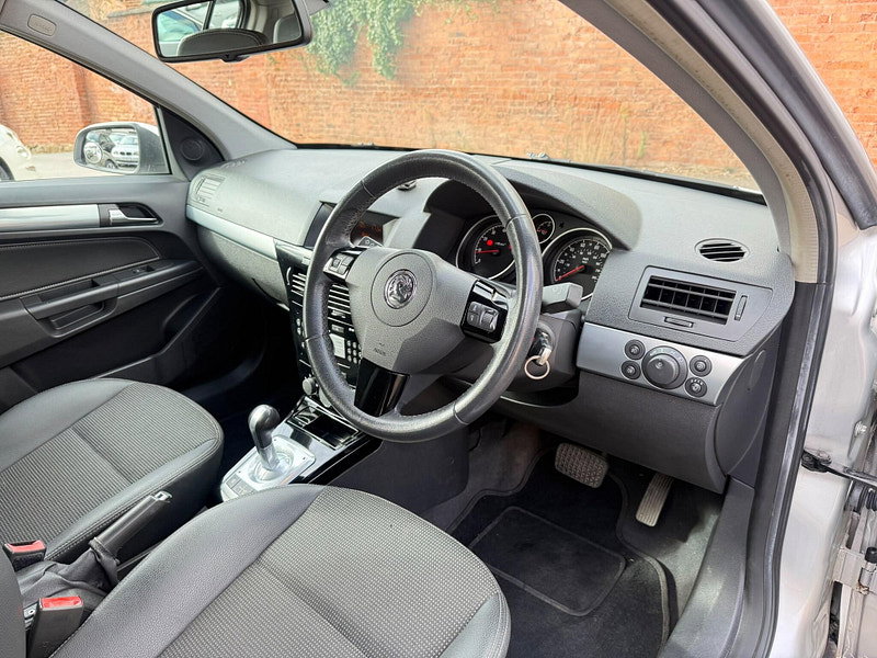 Vauxhall Astra 1.6i 16v Design Easytronic 5dr 5dr Automatic 2026