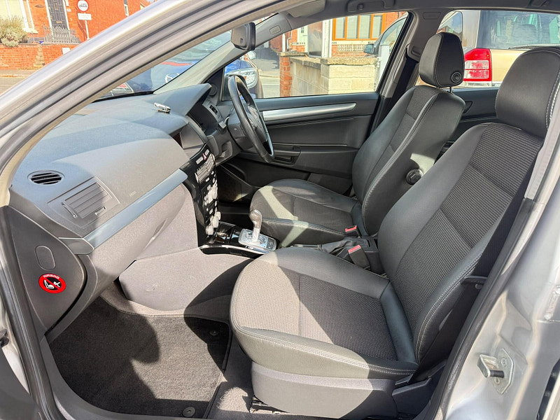 Vauxhall Astra 1.6i 16v Design Easytronic 5dr 5dr Automatic 2026