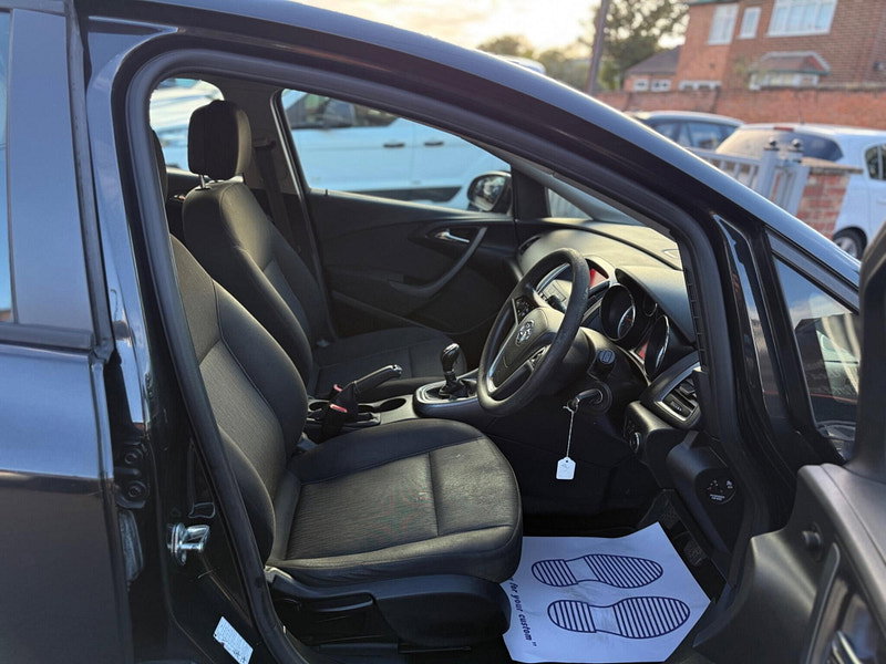 Vauxhall Astra 1.6i Design Euro 6 5dr 5dr Manual 2026