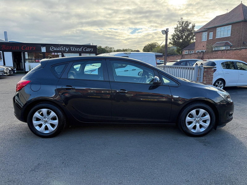 Vauxhall Astra 1.6i Design Euro 6 5dr 5dr Manual 2026