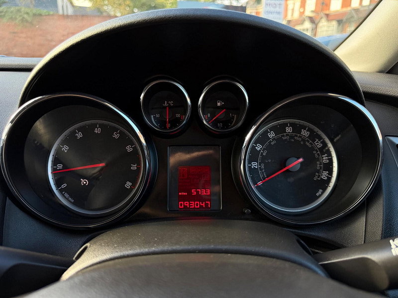 Vauxhall Astra 1.6i Design Euro 6 5dr 5dr Manual 2026