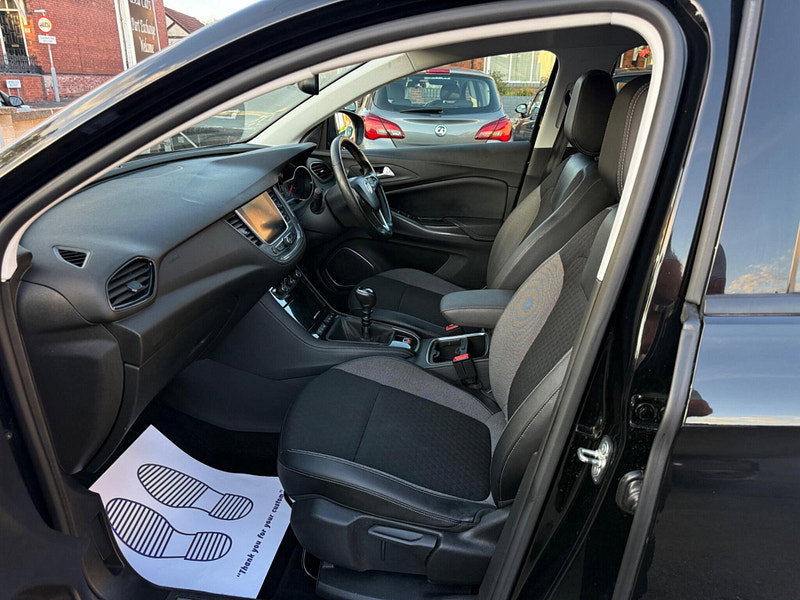 Vauxhall Grandland X 1.2 Turbo Sport Nav Euro 6 (s/s) 5dr 5dr Manual 2026