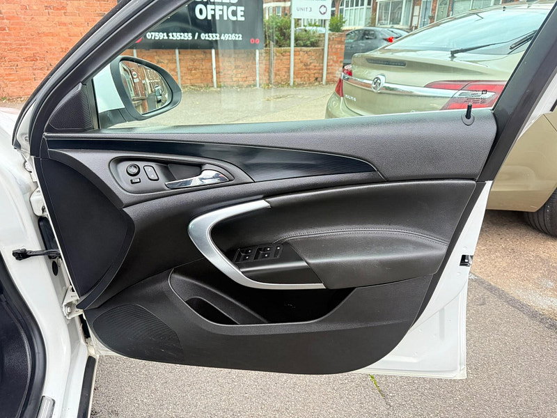 Vauxhall Insignia 2.0 CDTi ecoFLEX Elite Nav Euro 5 (s/s) 5dr 5dr Manual 2026