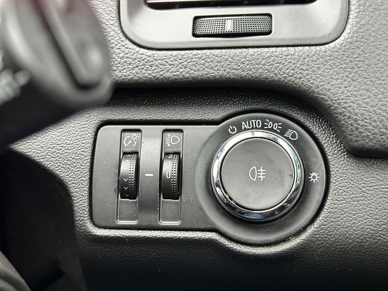 Vauxhall Insignia 2.0 CDTi ecoFLEX Tech Line Euro 5 (s/s) 5dr 5dr Manual 2026
