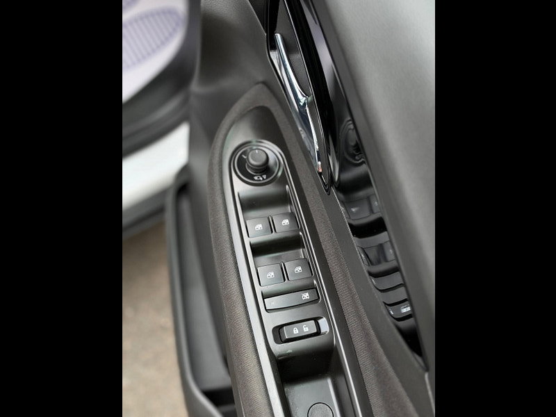 Vauxhall Mokka X 1.6i Design Nav Euro 6 (s/s) 5dr 5dr Manual 2026