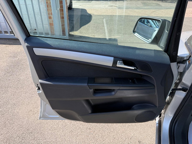 Vauxhall Zafira 1.6 16V Exclusiv Euro 5 5dr 5dr Manual 2026