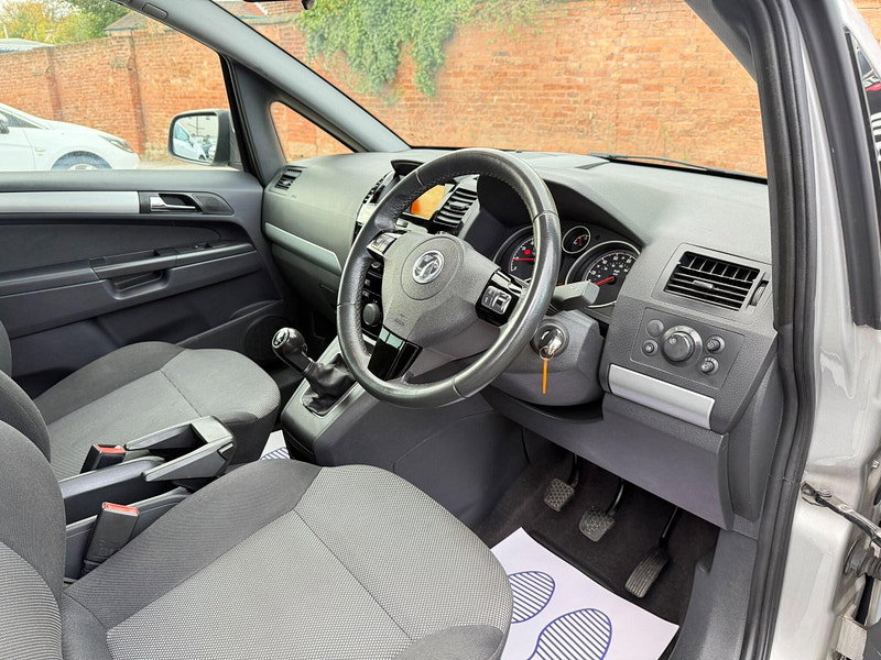 Vauxhall Zafira 1.6 16V Exclusiv Euro 5 5dr 5dr Manual 2026