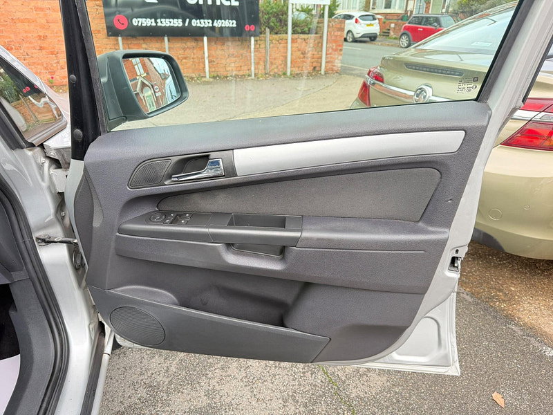 Vauxhall Zafira 1.6 16V Exclusiv Euro 5 5dr 5dr Manual 2026