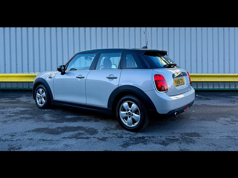 MINI Hatch 1.5 Cooper Euro 6 (s/s) 5dr 5dr Manual 2026