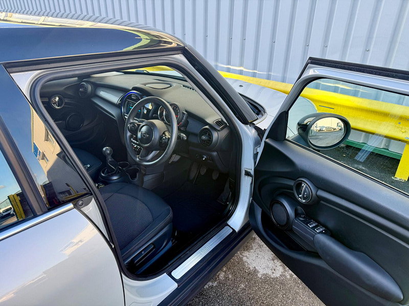 MINI Hatch 1.5 Cooper Euro 6 (s/s) 5dr 5dr Manual 2026