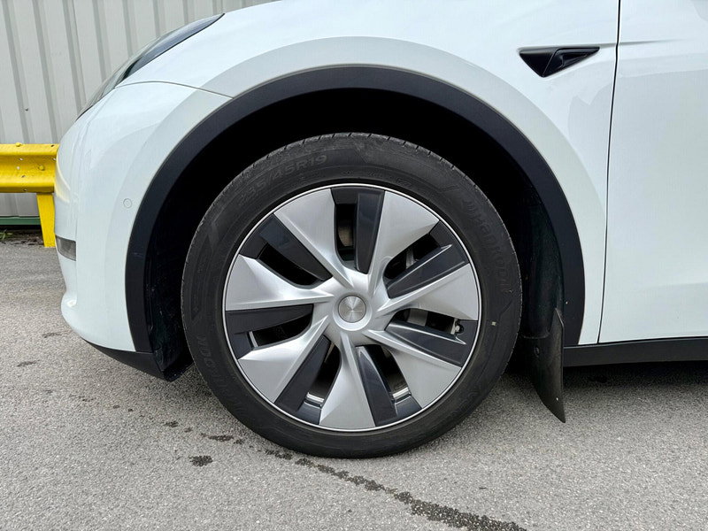 Tesla Model Y (Dual Motor) Long Range Auto 4WDE 5dr 5dr Automatic 2026