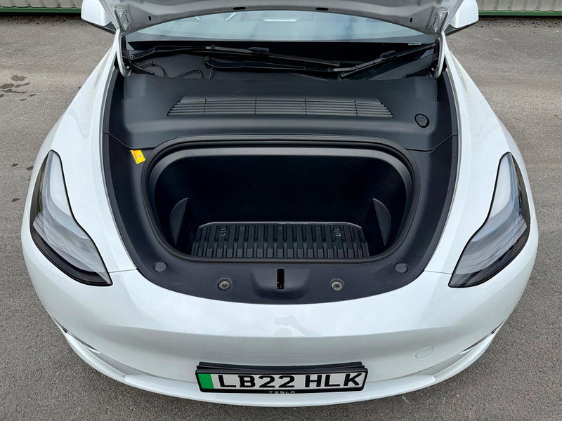 Tesla Model Y (Dual Motor) Long Range Auto 4WDE 5dr 5dr Automatic 2026