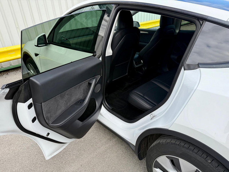 Tesla Model Y (Dual Motor) Long Range Auto 4WDE 5dr 5dr Automatic 2026