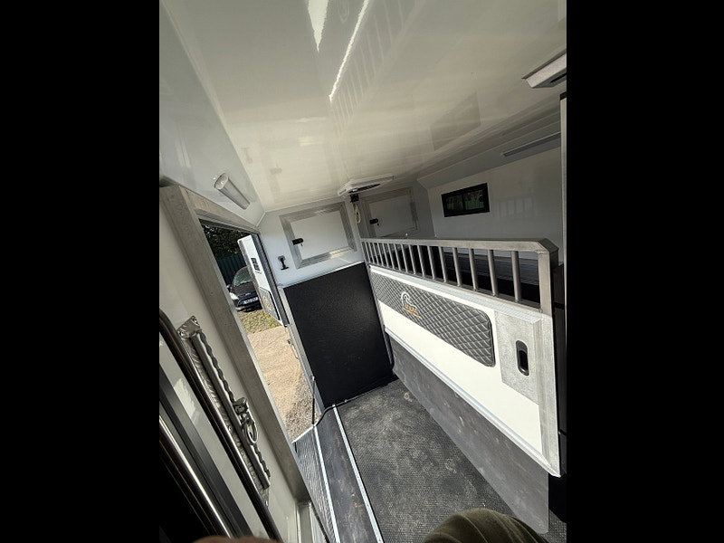 Citroen Relay 2.2 BlueHDi 35 Enterprise Panel Van 5dr Diesel Manual L3 High Roof Euro 6 (s/s) (140 ps) 5dr Manual 2026