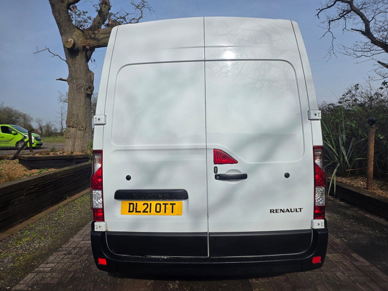 Renault Master 2.3 dCi 35 Business Panel Van 4dr Diesel Manual FWD LWB Medium Roof Euro 6 (135 ps) 2dr Manual 2026