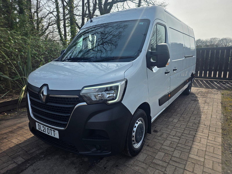 Renault Master 2.3 dCi 35 Business Panel Van 4dr Diesel Manual FWD LWB Medium Roof Euro 6 (135 ps) 2dr Manual 2026
