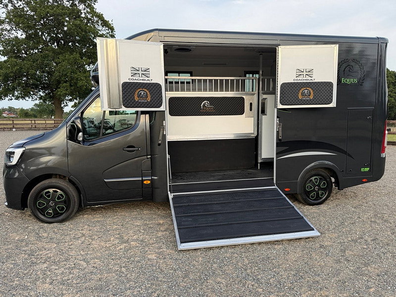 Renault Master 2.3 dCi 35 Business+Horsebox Diesel Manual FWD LWB Medium Roof Euro 6 (135 ps) 2dr Manual 2026