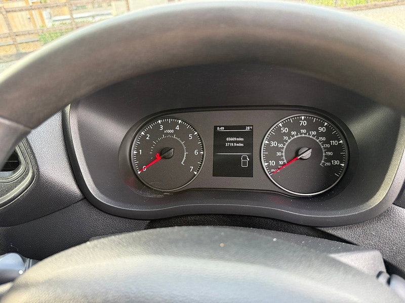 Renault Master 2.3 dCi 35 Business+Horsebox Diesel Manual FWD LWB Medium Roof Euro 6 (135 ps) 2dr Manual 2026