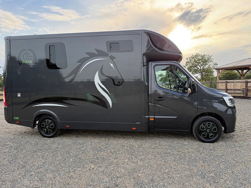 Renault Master 2.3 dCi 35 Business+Horsebox Diesel Manual FWD LWB Medium Roof Euro 6 (135 ps) 2dr Manual 2026