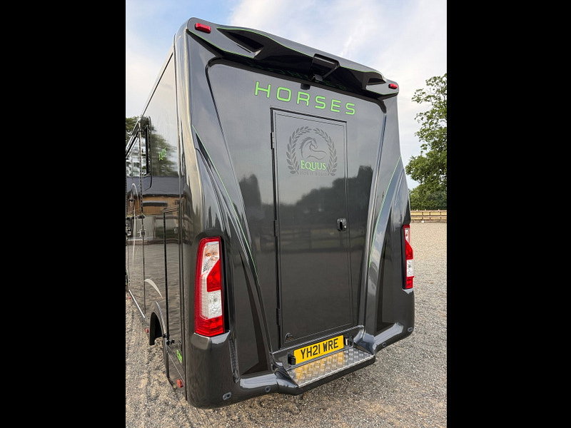 Renault Master 2.3 dCi 35 Business+Horsebox Diesel Manual FWD LWB Medium Roof Euro 6 (135 ps) 2dr Manual 2026