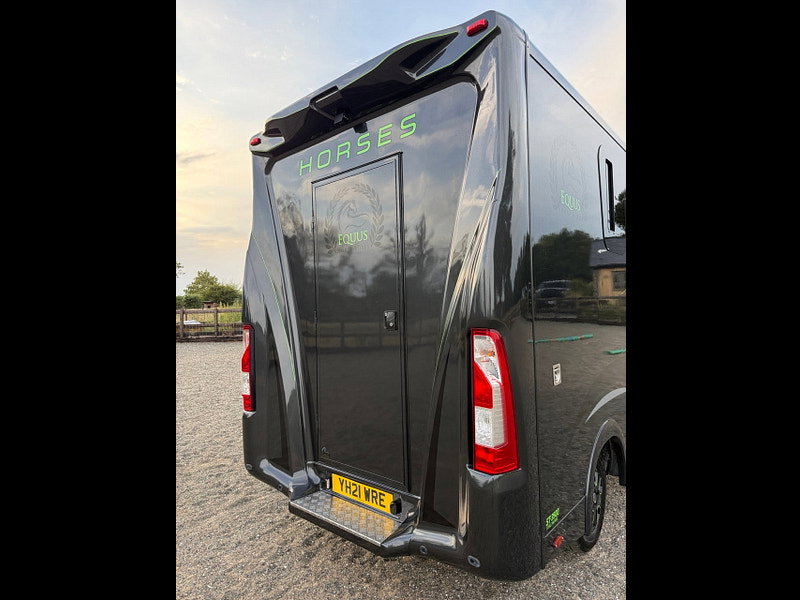 Renault Master 2.3 dCi 35 Business+Horsebox Diesel Manual FWD LWB Medium Roof Euro 6 (135 ps) 2dr Manual 2026