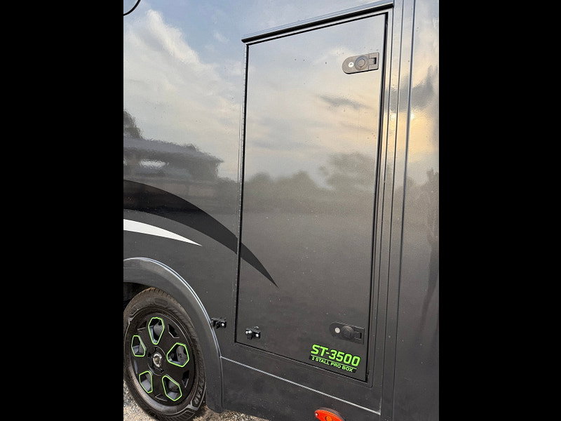 Renault Master 2.3 dCi 35 Business+Horsebox Diesel Manual FWD LWB Medium Roof Euro 6 (135 ps) 2dr Manual 2026