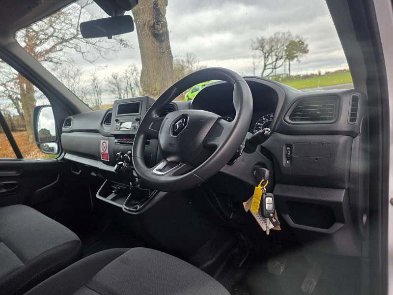 Renault Master 2.3 dCi ENERGY 35 Business Panel Van 4dr Diesel Manual FWD LWB High Roof Euro 6 (s/s) (150 bhp) 2dr Manual 2026
