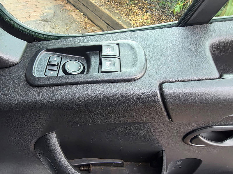 Renault Master 2.3 dCi ENERGY 35 Business Panel Van 4dr Diesel Manual FWD LWB High Roof Euro 6 (s/s) (150 bhp) 2dr Manual 2026