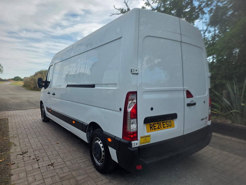 Renault Master 2.3 dCi ENERGY 35 Business Panel Van 4dr Diesel Manual FWD LWB Medium Roof Euro 6 (s/s) (150 bhp) 2dr Manual 2026