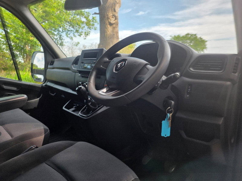 Renault Master 2.3 dCi ENERGY 35 Business Panel Van 4dr Diesel Manual FWD LWB Medium Roof Euro 6 (s/s) (150 bhp) 2dr Manual 2026