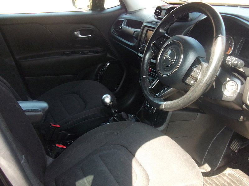 Jeep Renegade 1.6 E-TorQ Dawn of Justice SUV 5dr Petrol Manual Euro 6 (s/s) (110 ps) 5dr Manual 2026