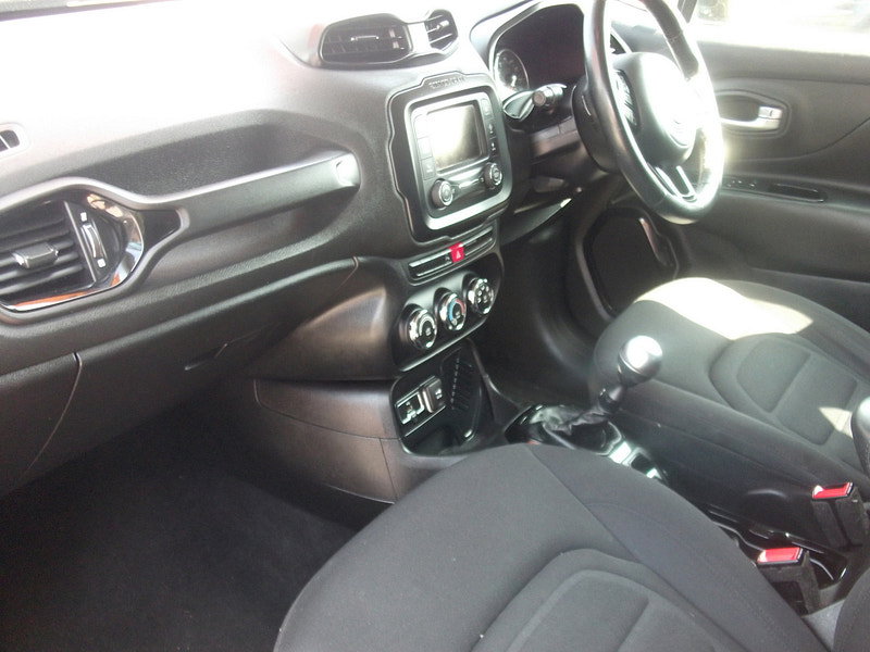 Jeep Renegade 1.6 E-TorQ Dawn of Justice SUV 5dr Petrol Manual Euro 6 (s/s) (110 ps) 5dr Manual 2026